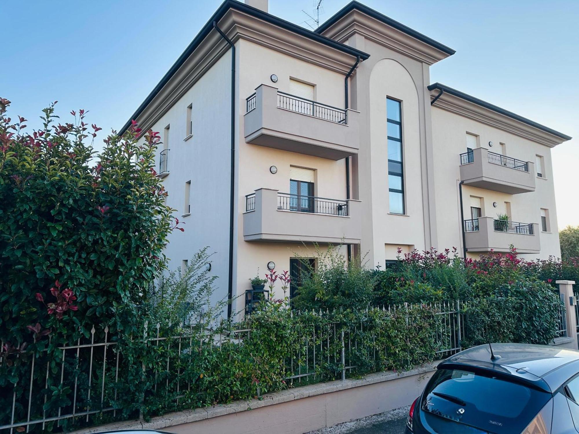 Mantova Open Hill Apartment Екстериор снимка